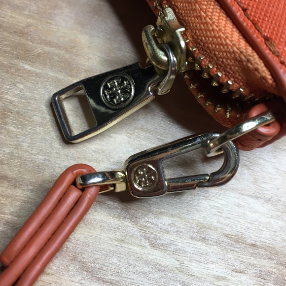SOLD Tory Burch wristlet - Picture 3 of 5